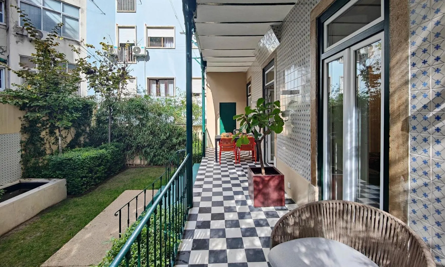 Joivy Astonishing Flat W Office Near Central Lisbon