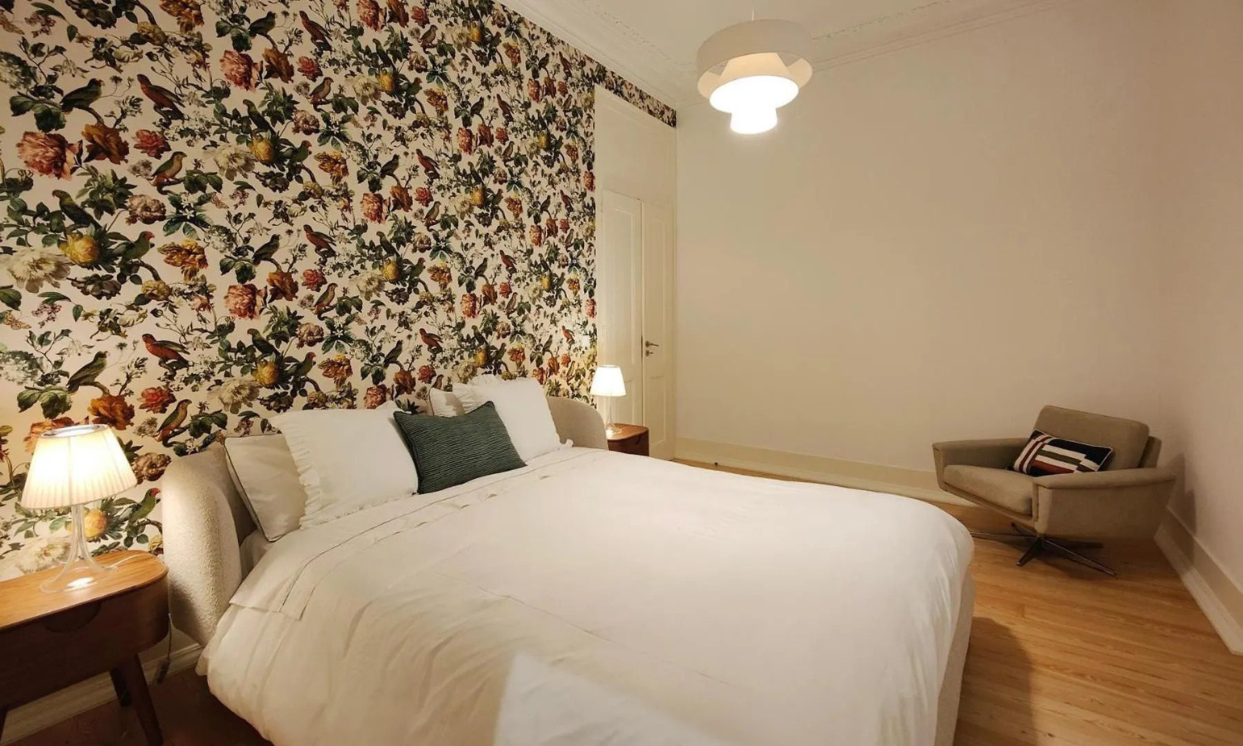 Joivy Astonishing Flat W Office Near Central Lisbon