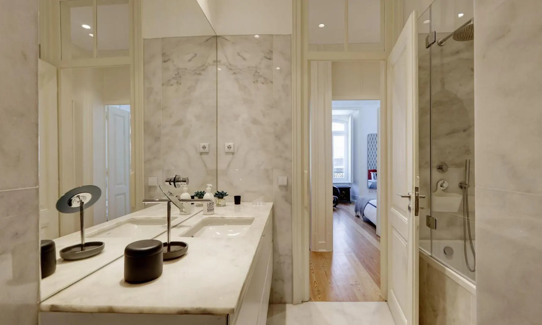 Joivy Astonishing Flat W Office Near Central Lisbon Apartment